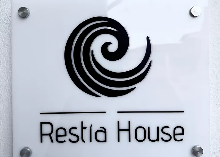 Restia House Case de vacanță *