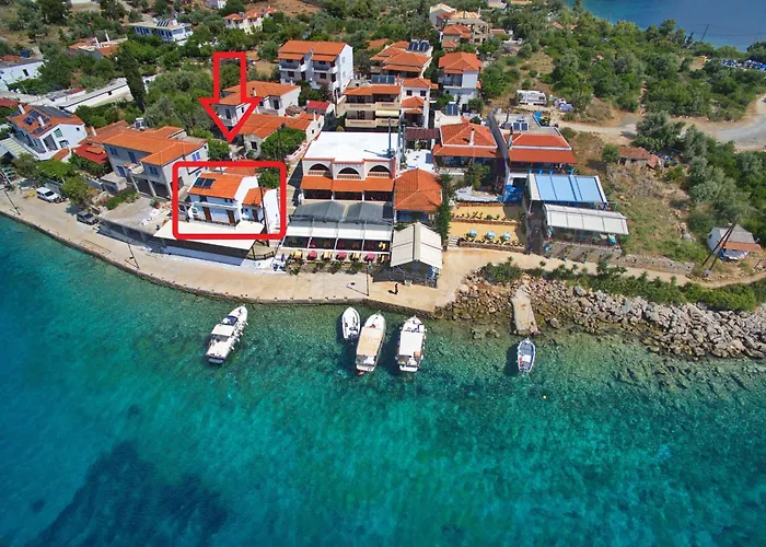 Restia House Case de vacanță